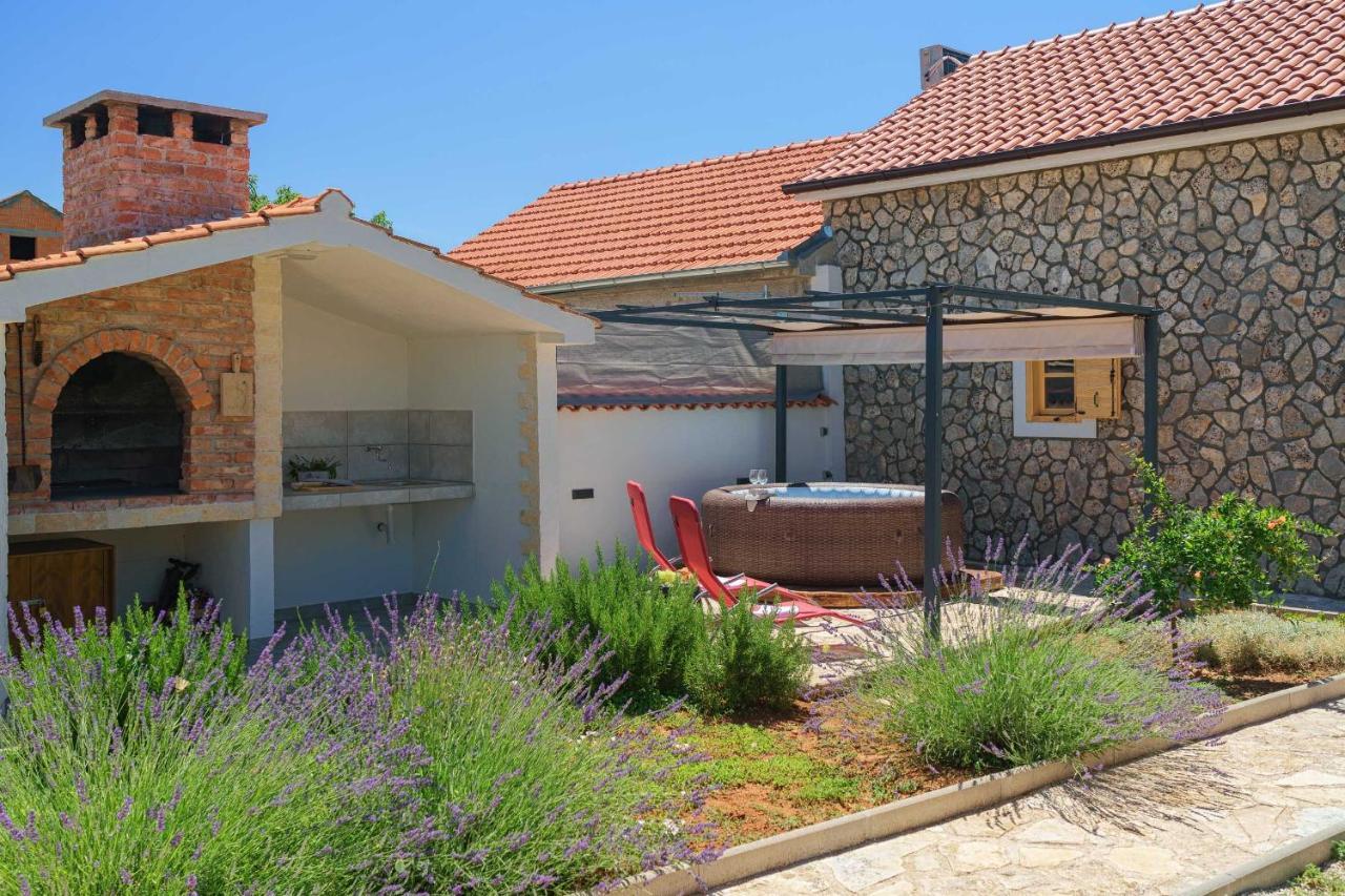 Country House Frane Ladevci ภายนอก รูปภาพ